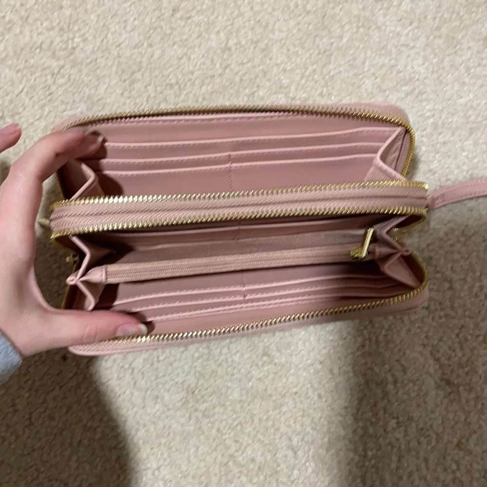 Pink clutch - Picture 3 of 3